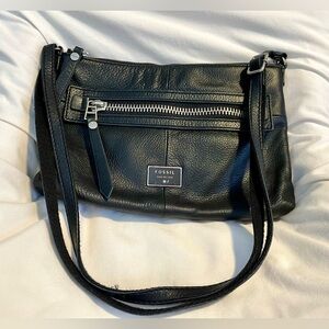 *EUC* FOSSIL Dawson Crossbody Purse - Black Pebbled Genuine Leather - Pockets